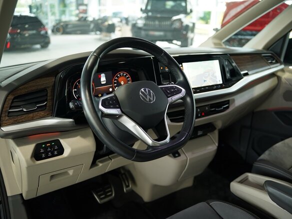2023 Volkswagen Multivan T7, чёрный, 4790007 рублей - вид 22