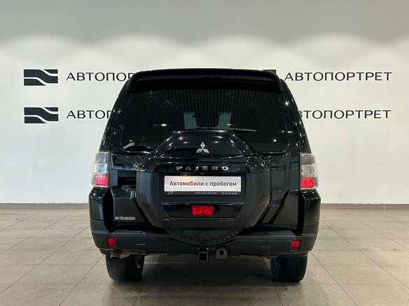 2015 Mitsubishi Pajero IV Рестайлинг 2, чёрный - вид 3