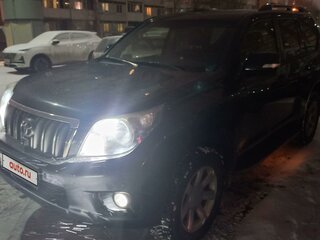 2010 Toyota Land Cruiser Prado 150 Series, зелёный, 3150000 рублей, вид 3