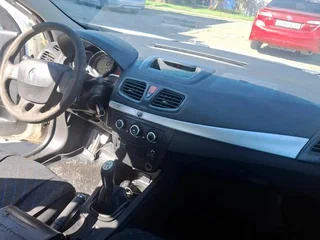 2014 Renault Fluence I Рестайлинг, жёлтый, 275000 рублей, вид 4