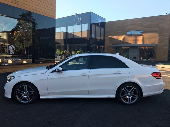 2015 Mercedes-Benz E-Класс 200 IV (W212, S212, C207) Рестайлинг, белый - вид 3