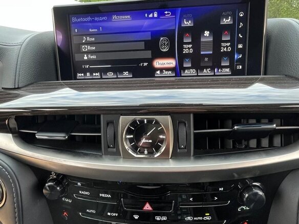 2021 Lexus LX 570 III Рестайлинг 2, белый, 10100000 рублей - вид 8