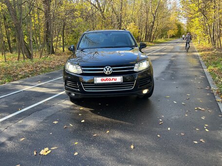 2013 Volkswagen Touareg II, чёрный, 3000000 рублей, вид 3