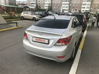 2013 Hyundai Solaris I, серебристый, 600000 рублей, вид 3
