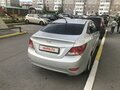 2013 Hyundai Solaris I, серебристый, 600000 рублей - вид 2