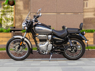 2026 Royal Enfield Meteor, серебристый, 519000 рублей, вид 2
