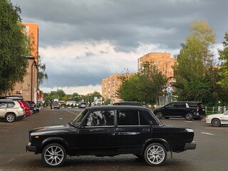 2010 Lada (ВАЗ) 2107, чёрный, 300000 рублей, вид 2