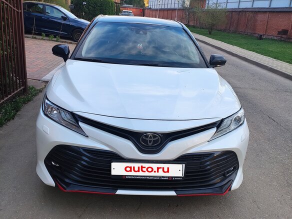 2021 Toyota Camry VIII (XV70), белый, 3000000 рублей