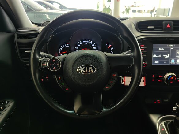 2018 Kia Soul II Рестайлинг, красный - вид 10