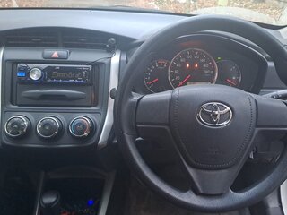 2017 Toyota Corolla Fielder XI (E160, E170, E180) Рестайлинг 1, белый, 1600000 рублей, вид 4