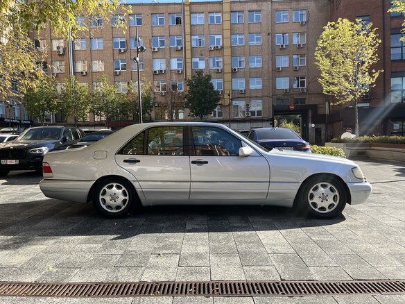 1996 Mercedes-Benz S-Класс 500 III (W140) Рестайлинг, белый, 2500000 рублей - вид 7