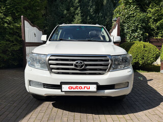 2011 Toyota Land Cruiser 200 Series, белый, 3000000 рублей, вид 3