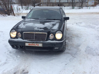 1995 Mercedes-Benz E-Класс 320 II (W210, S210), чёрный, 199000 рублей, вид 3