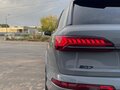 2023 Audi Q7 50 TDI II (4M) Рестайлинг, серый, 9500000 рублей - вид 2