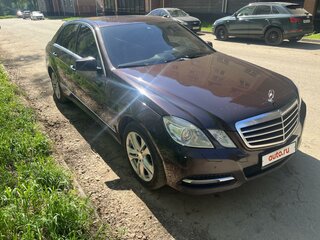 2010 Mercedes-Benz E-Класс 300 IV (W212, S212, C207), фиолетовый, 1750000 рублей, вид 2