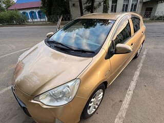 2012 Toyota Aqua I, жёлтый, 750000 рублей, вид 5