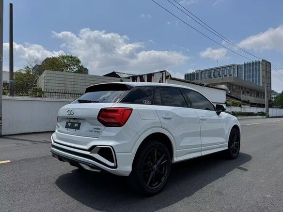 2022 Audi Q2 35 TFSI I Рестайлинг, белый - вид 5