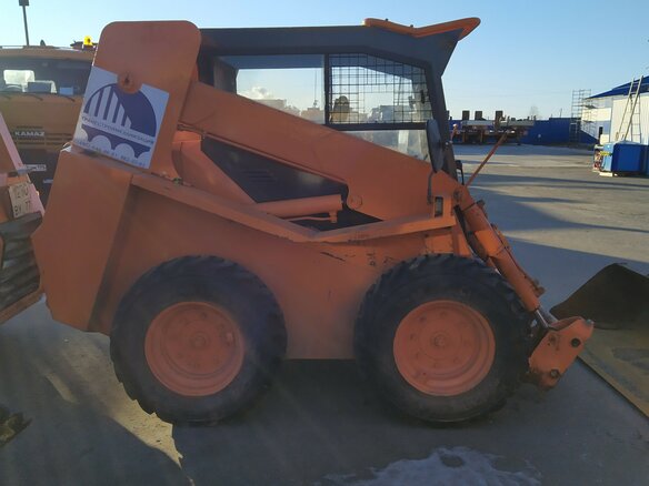 2012 Locust 1203, оранжевый - вид 2