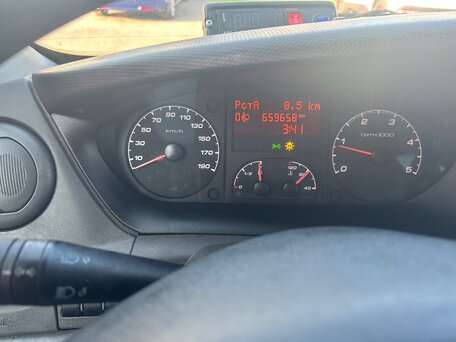 2014 Iveco Daily, белый, 3000000 рублей, вид 1