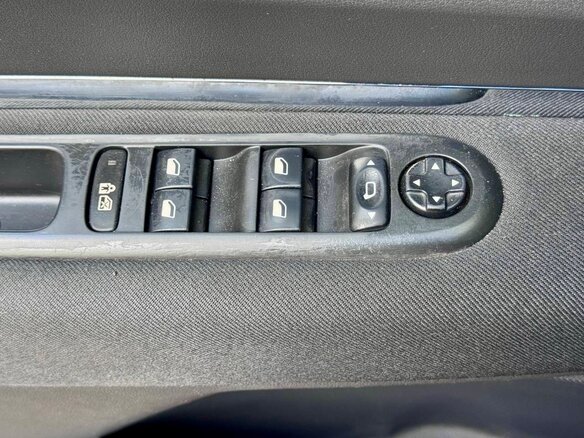 2009 Peugeot 3008 I, коричневый, 650000 рублей - вид 18