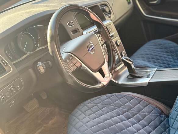 2013 Volvo S60 II Рестайлинг, синий, 1900000 рублей - вид 7