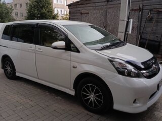 2017 Toyota ISis I Рестайлинг, белый, 1600000 рублей, вид 2