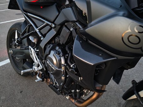 2023 Suzuki GSX-8S, чёрный, 735000 рублей, вид 2