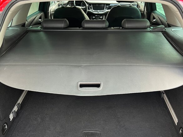 2018 Opel Astra K, красный, 1400000 рублей - вид 7