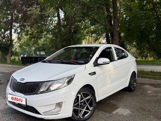 2014 Kia Rio 6-speed III, белый, 399000 рублей, вид 1