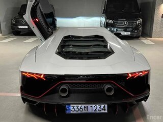 2022 Lamborghini Aventador LP780-4 Ultimae I Рестайлинг, белый, 72815648 рублей, вид 4
