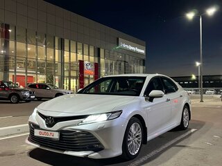 2021 Toyota Camry VIII (XV70), белый, 3970000 рублей, вид 1