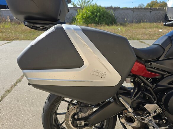 2020 Yamaha MT-09 Tracer (FJ-09), серый, 980000 рублей - вид 13