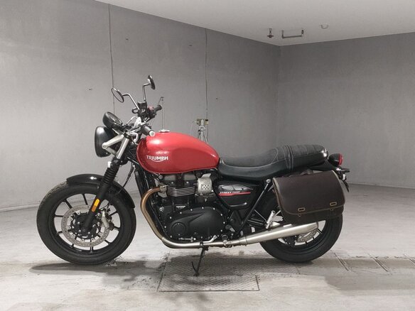 2020 Triumph Street Twin, красный, 859000 рублей - вид 1