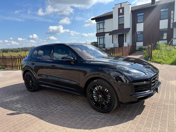 2019 Porsche Cayenne Turbo III, чёрный, 7600000 рублей - вид 2