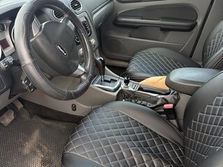 2011 Ford Focus II Рестайлинг, серебристый, 600000 рублей, вид 5