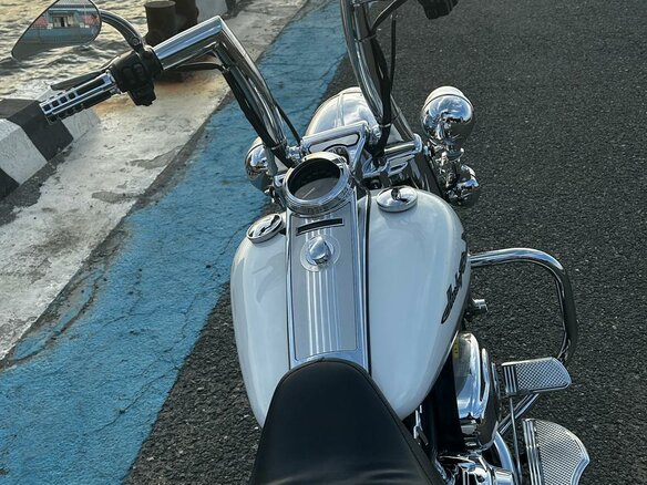 2008 Harley-Davidson Road King, белый, 1100000 рублей - вид 8