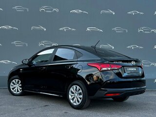 2022 Hyundai Solaris II Рестайлинг, чёрный, 1630600 рублей, вид 4
