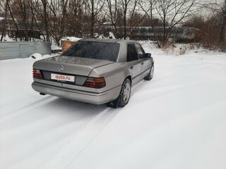 1986 Mercedes-Benz W124 260, серый, 480000 рублей, вид 4