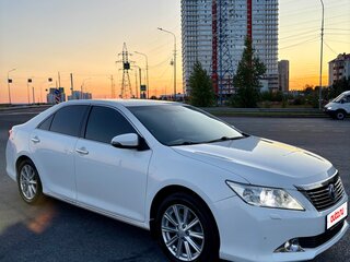 2012 Toyota Camry VII (XV50), белый, 1750000 рублей, вид 2