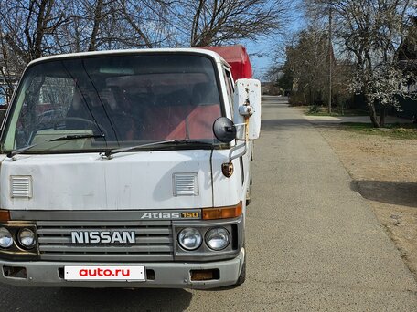 1987 Nissan Atlas, белый, 350000 рублей, вид 1