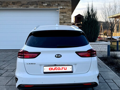2021 Kia Ceed III, белый, 1730000 рублей, вид 4