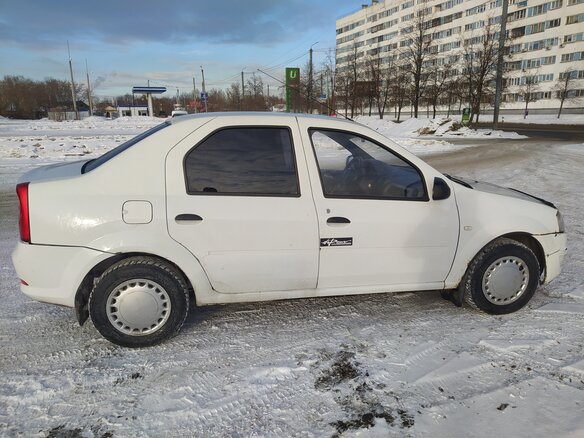 2011 Renault Logan I Рестайлинг, белый, 330000 рублей - вид 2