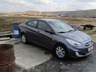 2013 Hyundai Solaris I, чёрный, 850000 рублей, вид 2