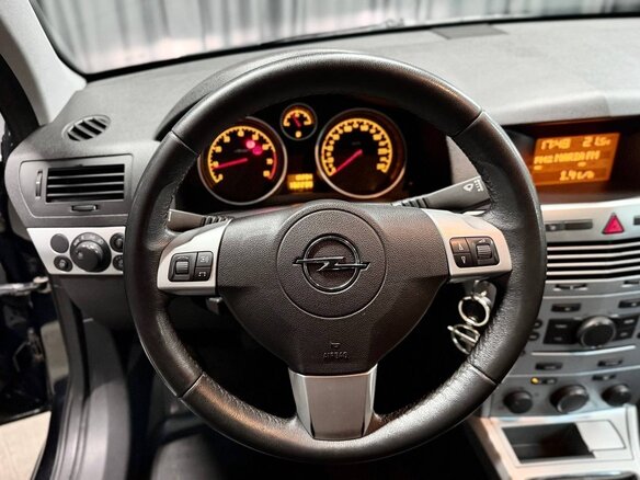 2014 Opel Astra H Рестайлинг, чёрный, 539000 рублей - вид 8