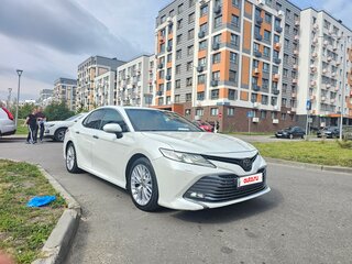 2018 Toyota Camry VIII (XV70), белый, 2399999 рублей, вид 2
