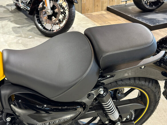 2025 Royal Enfield Meteor, жёлтый, 500000 рублей - вид 9
