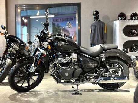 2026 Royal Enfield Super Meteor, чёрный, 764000 рублей, вид 1