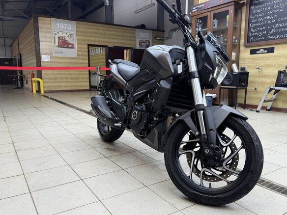 2020 Bajaj Dominar 400, чёрный, 305000 рублей - вид 2