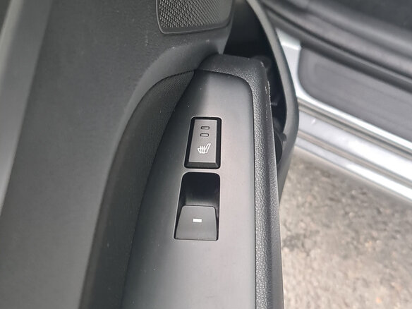 2018 Hyundai Elantra VI (AD), серебристый, 1075000 рублей - вид 13