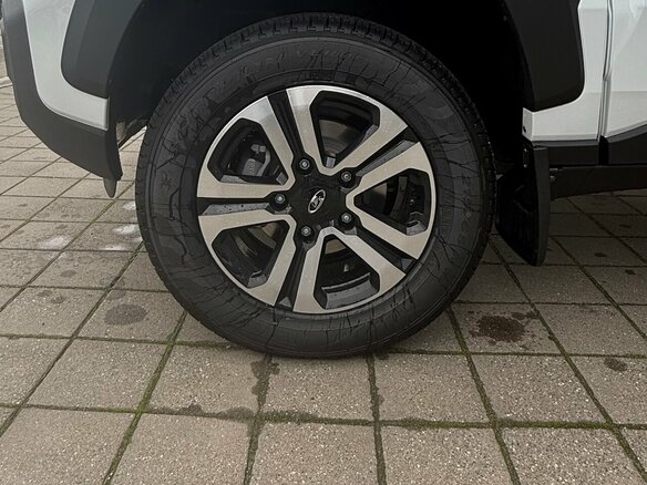2026 Lada (ВАЗ) Niva Travel I Рестайлинг, белый, 1717000 рублей - вид 4